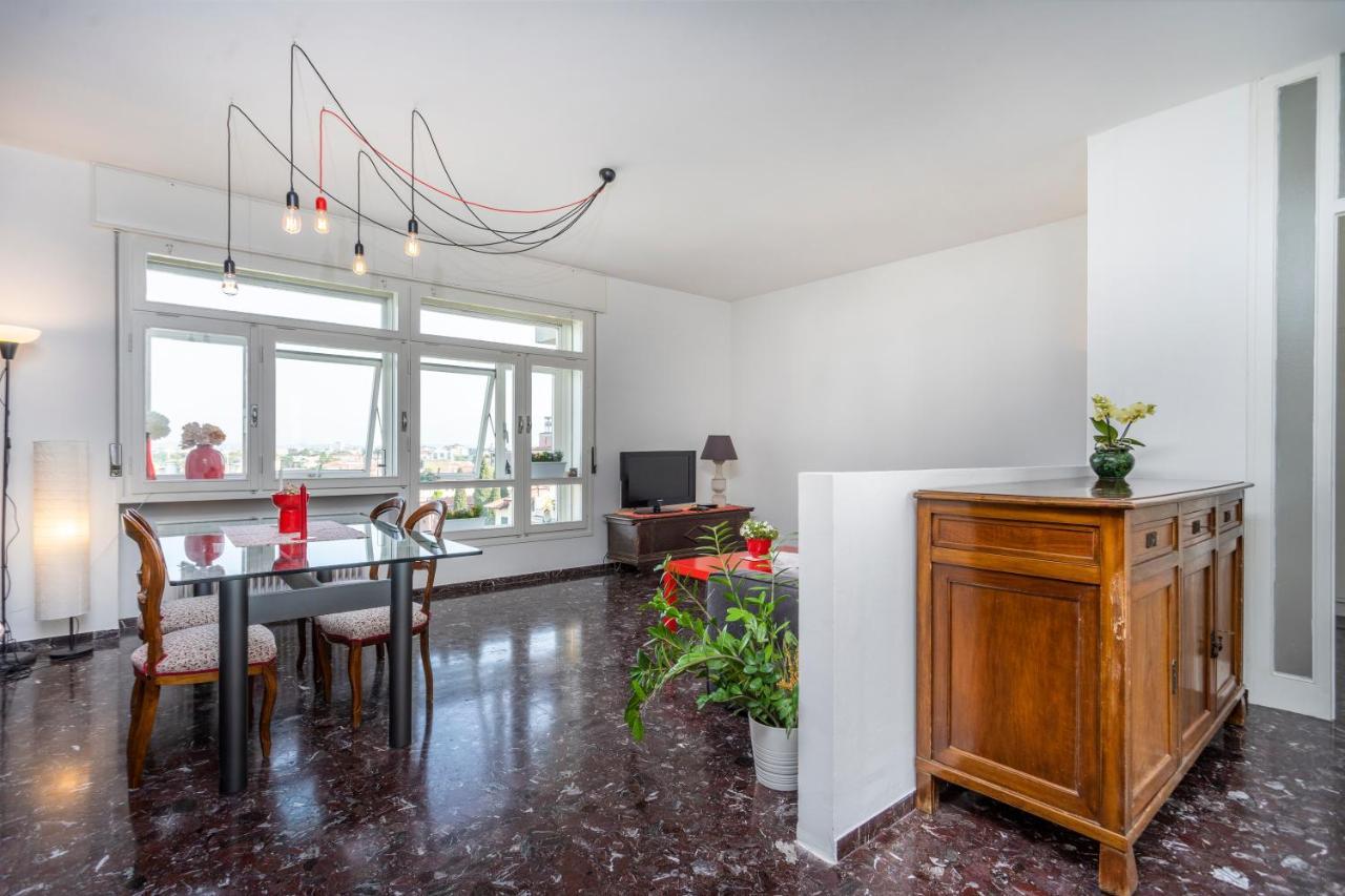Udine Viale Venezia Huge Red Apartment Ngoại thất bức ảnh